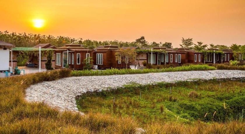 Prew Lom Chom Nam Resort Ban Phan Sadet Nok Ngoại thất bức ảnh