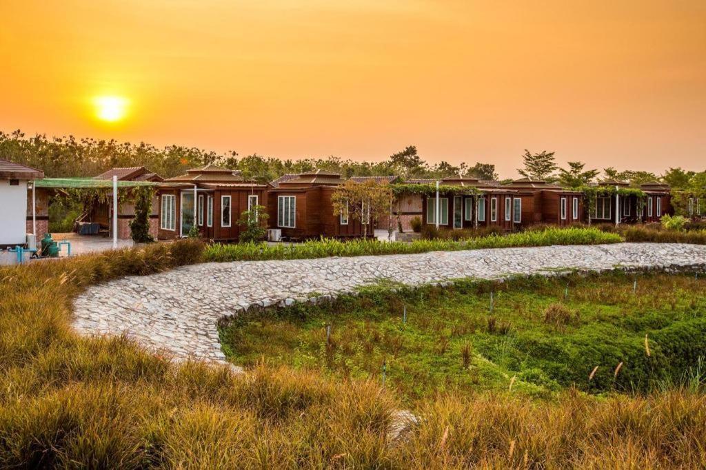 Prew Lom Chom Nam Resort Ban Phan Sadet Nok Ngoại thất bức ảnh
